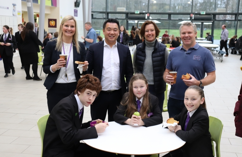 Alan Mak MP launches breakfast club at Havant Academy