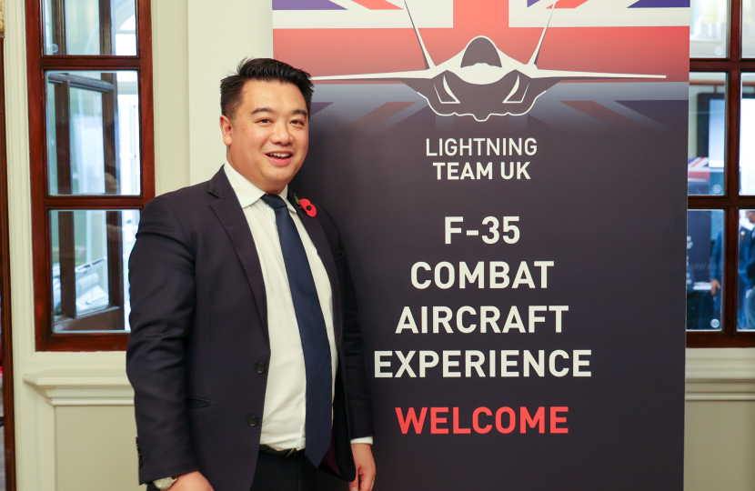 Local MP Alan Mak thanks RAF F-35 fighter jet pilots  