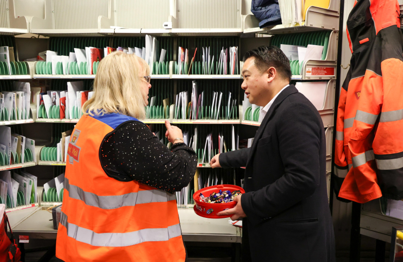 Local MP Alan Mak visits Royal Mail's Hayling Island Delivery Office to thank staff 