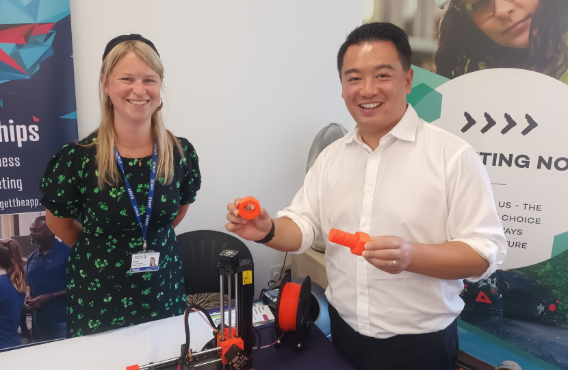 Local MP Alan Mak visits Government-funded Link Up Leigh Park Youth Hub to support open day 