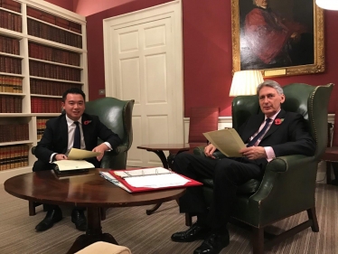 Alan Mak during his meeting with the Chancellor Philip Hammond