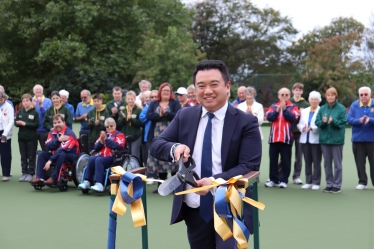 Local MP Alan Mak officially opens Hayling Island Bowls Club’s new all-weather surface 