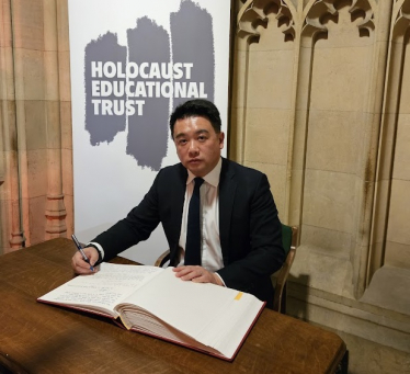 Local MP Alan Mak signs Holocaust Educational Trust Book of Commitment in Parliament