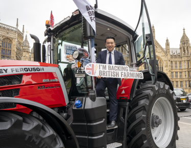 Local MP Alan Mak champions local farmers on Back British Farming Day