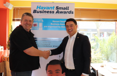 Local MP Alan Mak visited Mike’s Kitchen on Hayling Island to launch the 2022 Small Business Awards