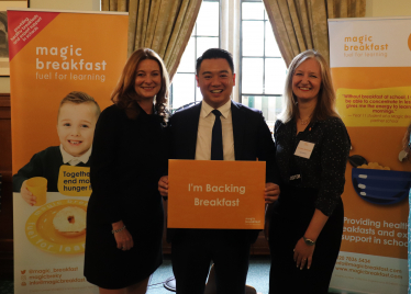 Local MP Alan Mak with Education Secretary Gillian Keegan and Magic Breakfast CEO Lindsey MacDonald 