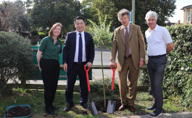 Local MP Alan Mak launches new Havant Constituency Tree Planting Challenge